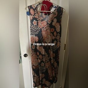 Very nice sleeveless dress nice for the summer